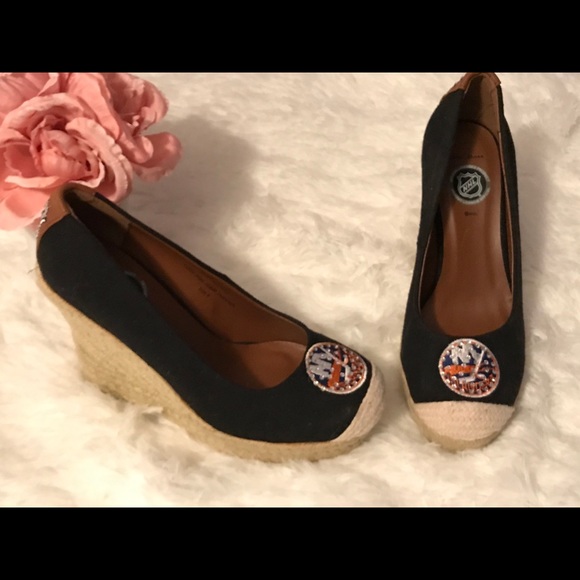 NHL Official NY Islanders Wedge Heels size 6 - Picture 6 of 10